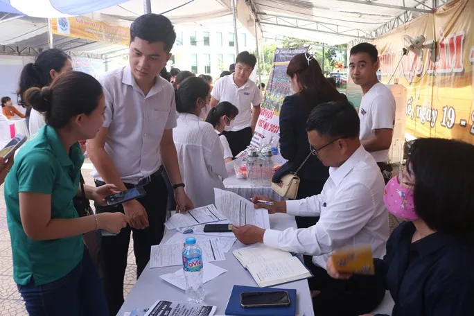Thừa Thiên - Huế tuyển dụng hơn 7.500 vị trí việc làm - Ảnh 1.